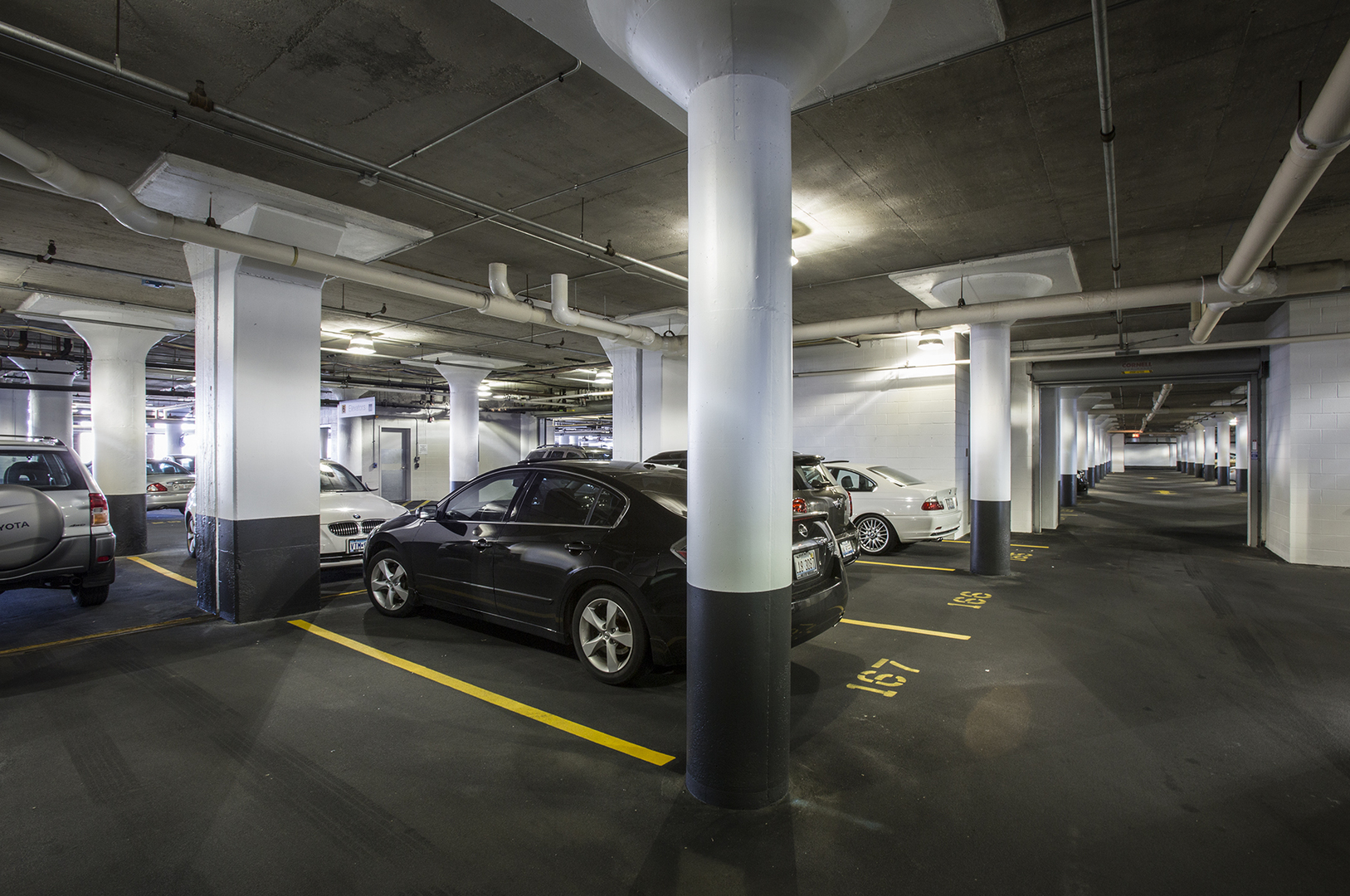 900 N KINGSBURY Street Unit: 1105