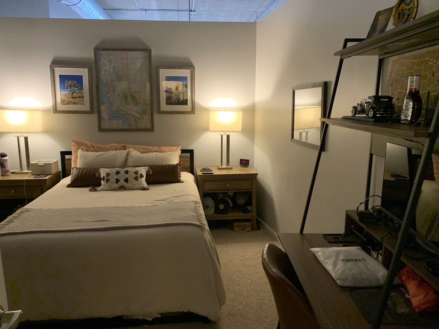 900 N KINGSBURY Street Unit: 1105