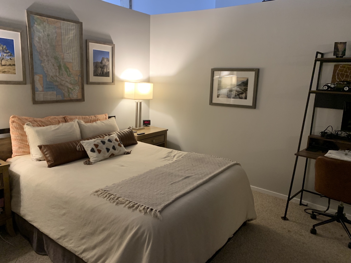 900 N KINGSBURY Street Unit: 1105