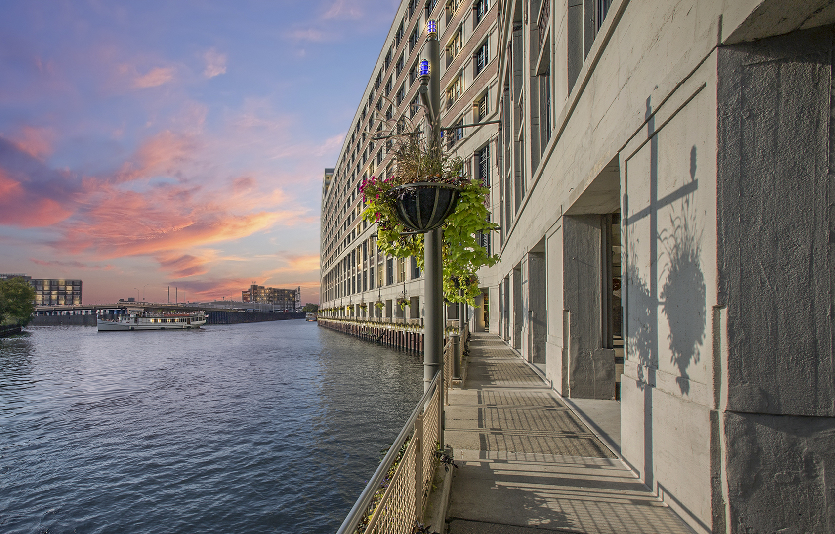 900 N KINGSBURY Street Unit: 1105