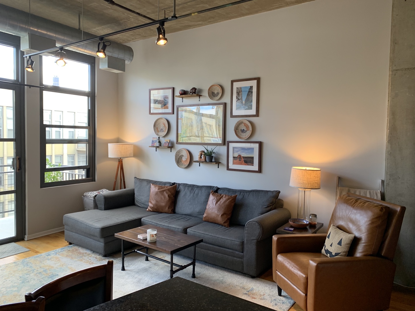 900 N KINGSBURY Street Unit: 1105