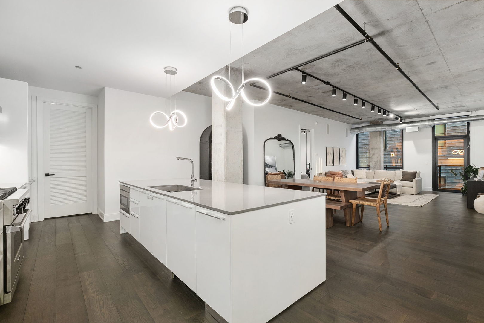 111 S Peoria Street Unit: 506