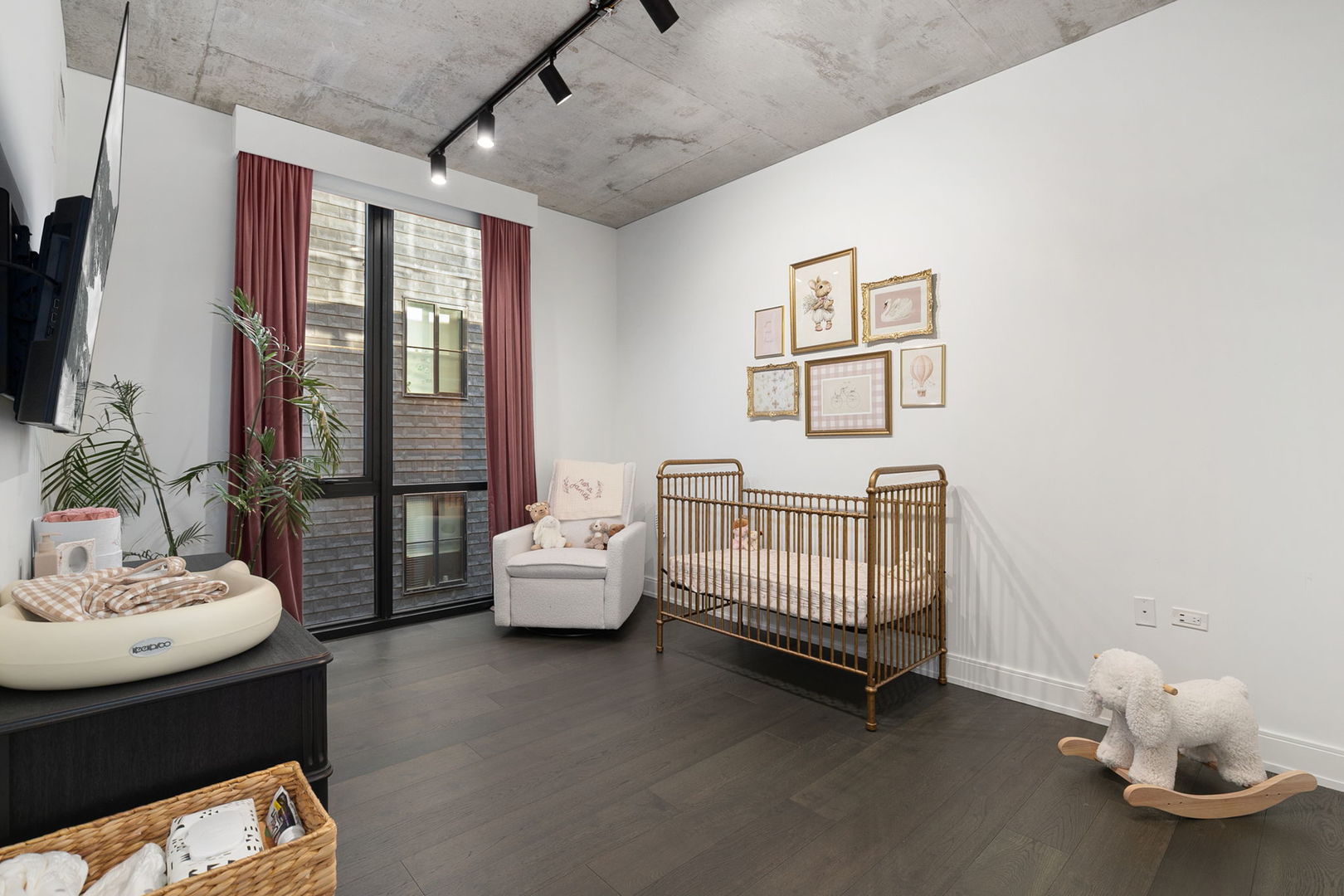 111 S Peoria Street Unit: 506