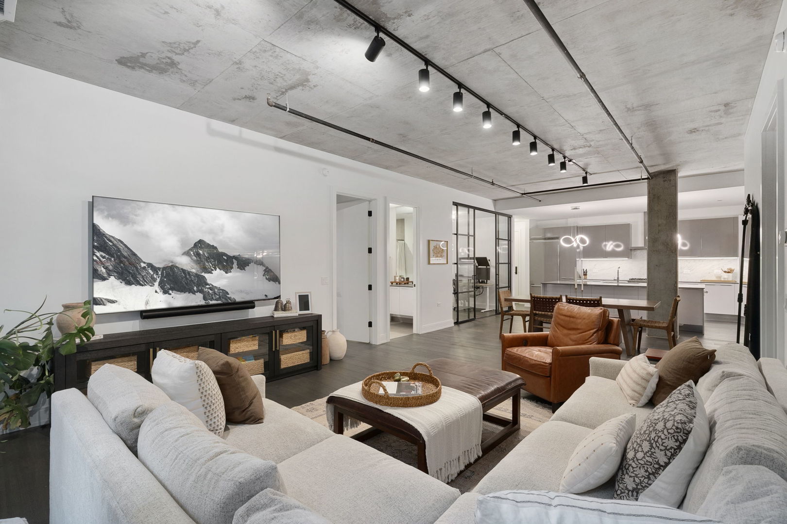 111 S Peoria Street Unit: 506