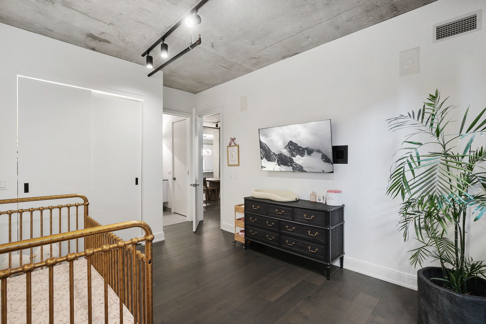 111 S Peoria Street Unit: 506