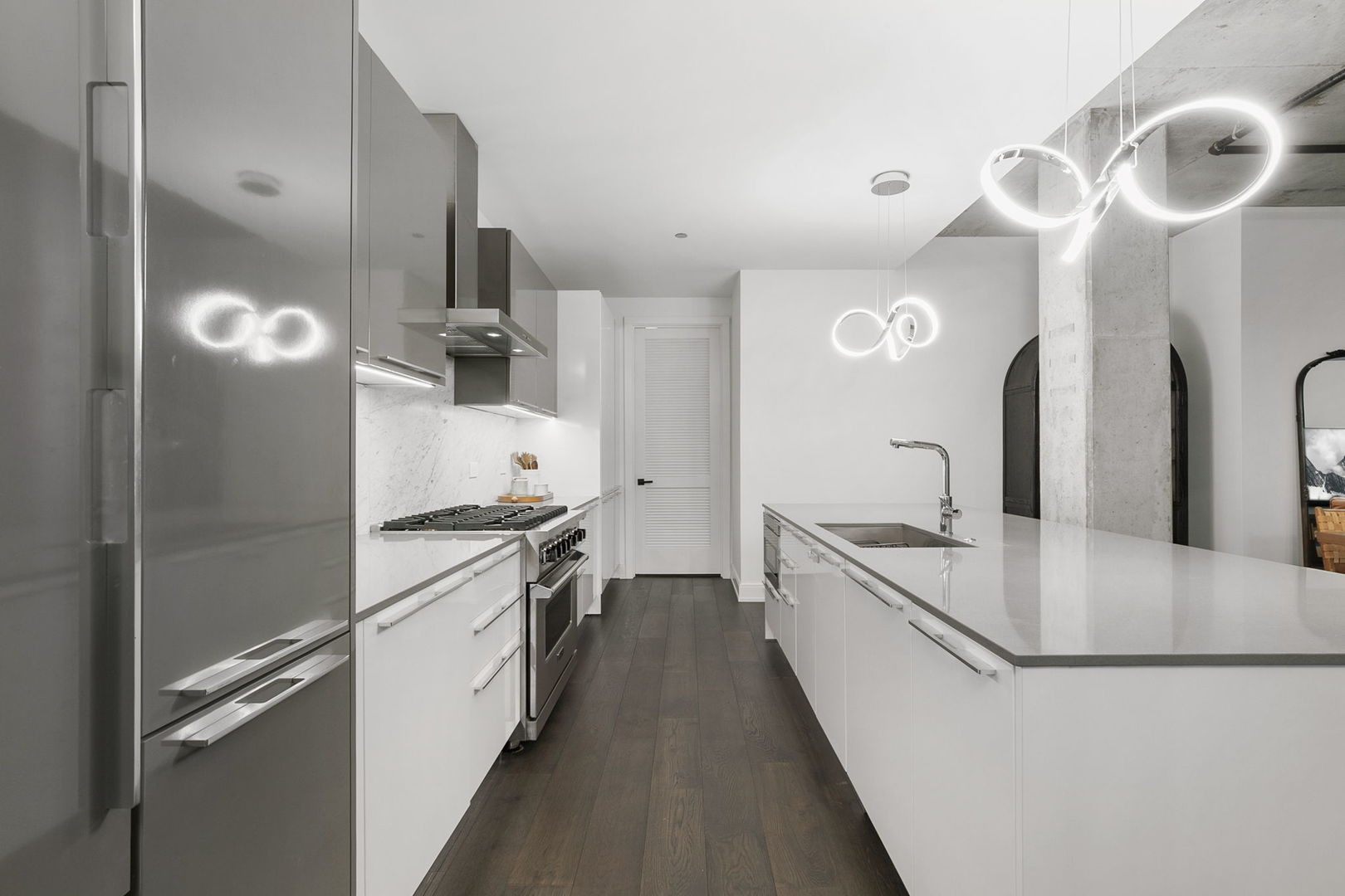 111 S Peoria Street Unit: 506