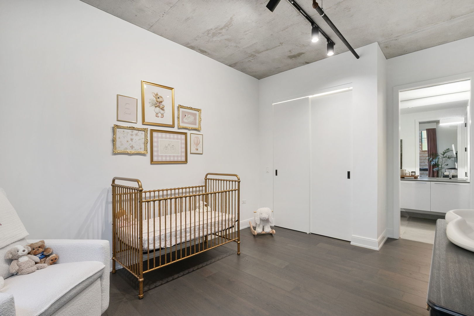 111 S Peoria Street Unit: 506