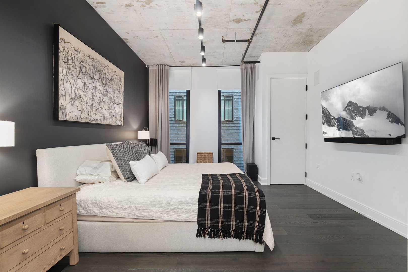 111 S Peoria Street Unit: 506