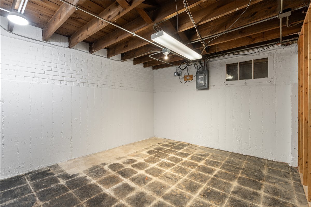 4300 N MULLIGAN Avenue