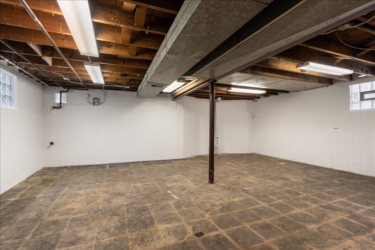 4300 N MULLIGAN Avenue