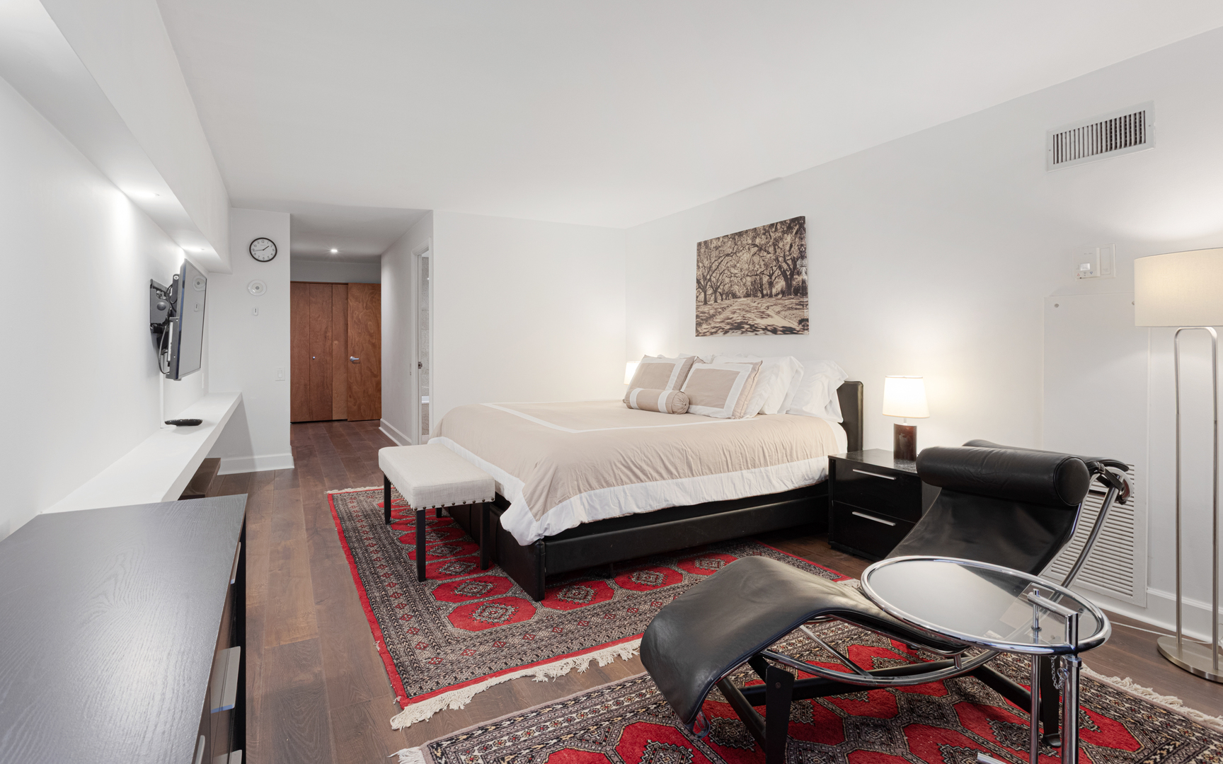 110 E Delaware Place Unit: 401
