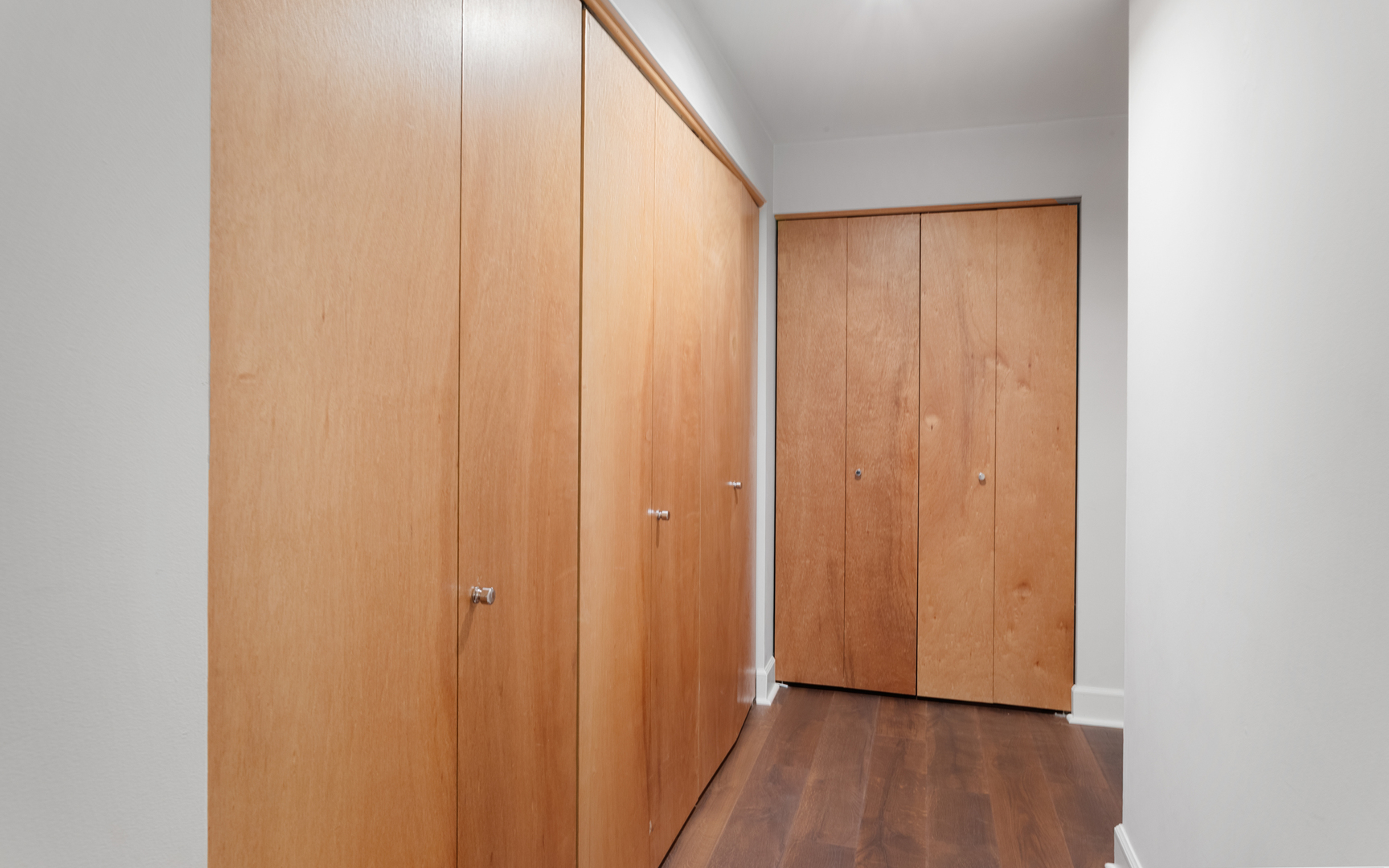 110 E Delaware Place Unit: 401