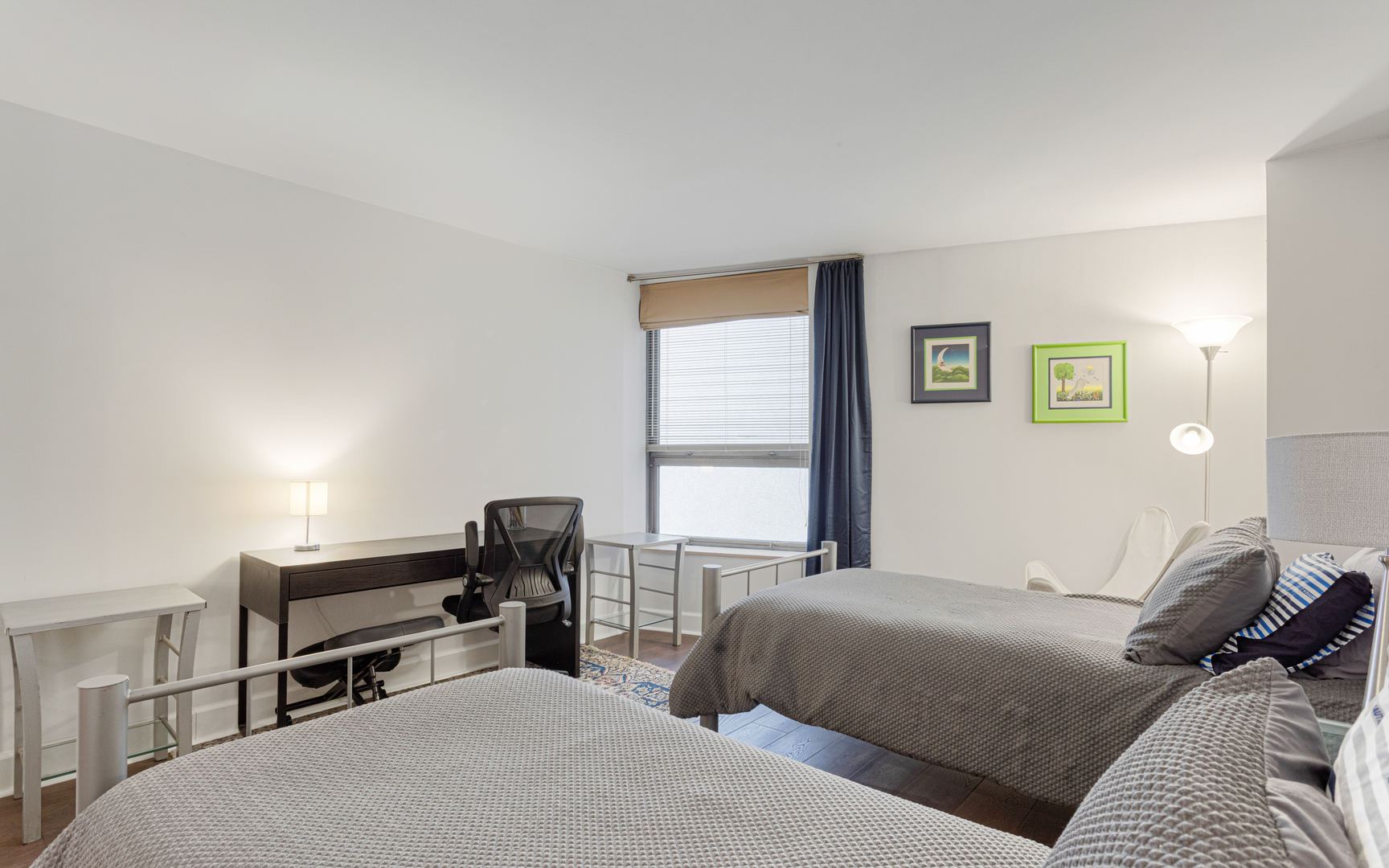110 E Delaware Place Unit: 401