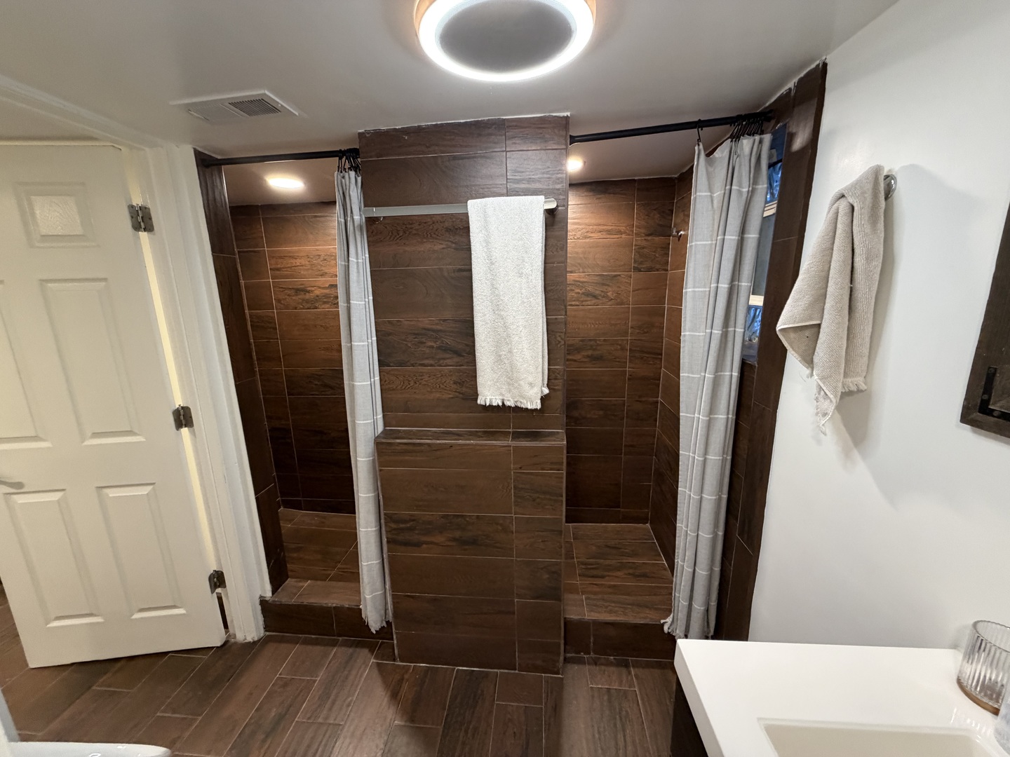 1805 W Cuyler Avenue Unit: G