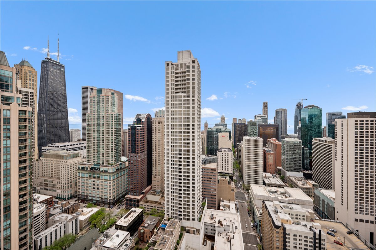 10 E ONTARIO Street Unit: 4602