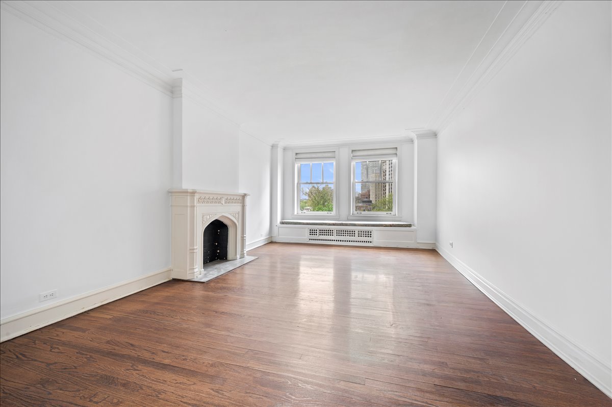 2440 N Lakeview Avenue Unit: 6C