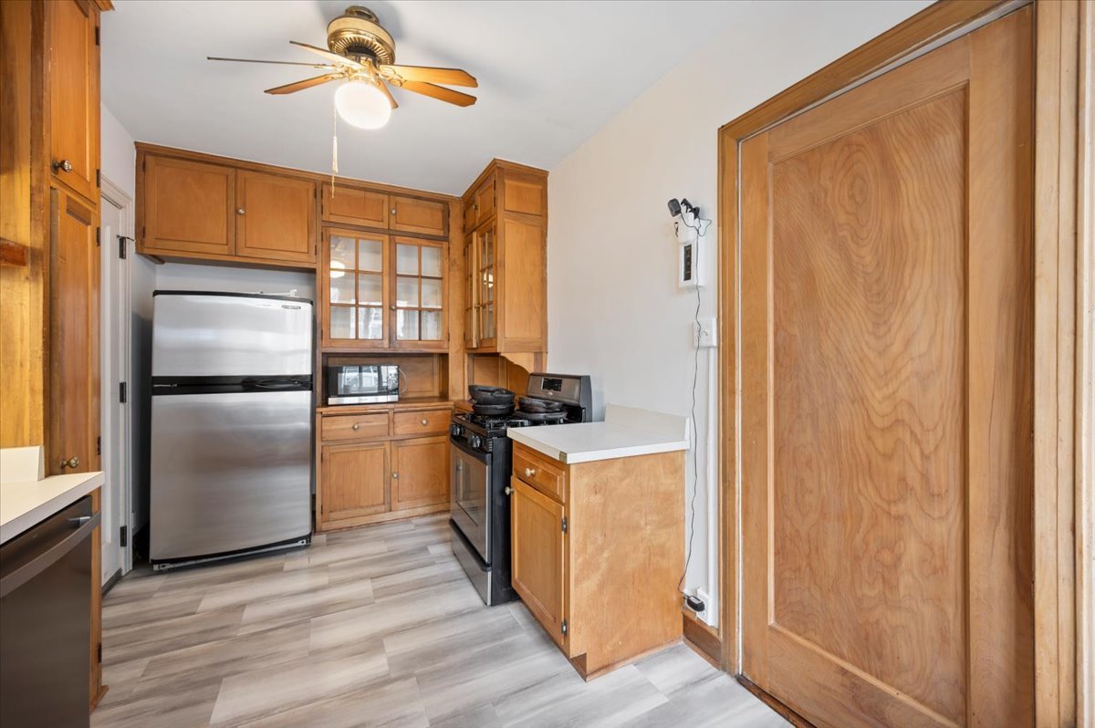 2440 N Lakeview Avenue Unit: 6C