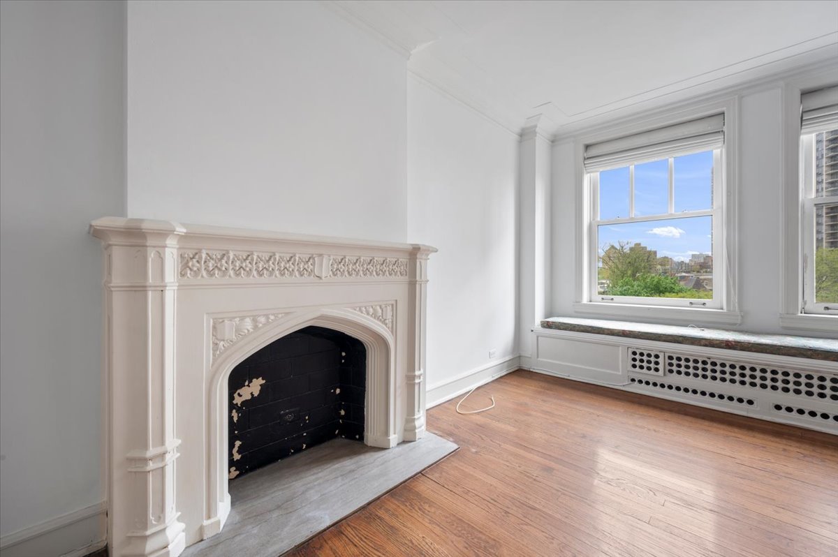 2440 N Lakeview Avenue Unit: 6C