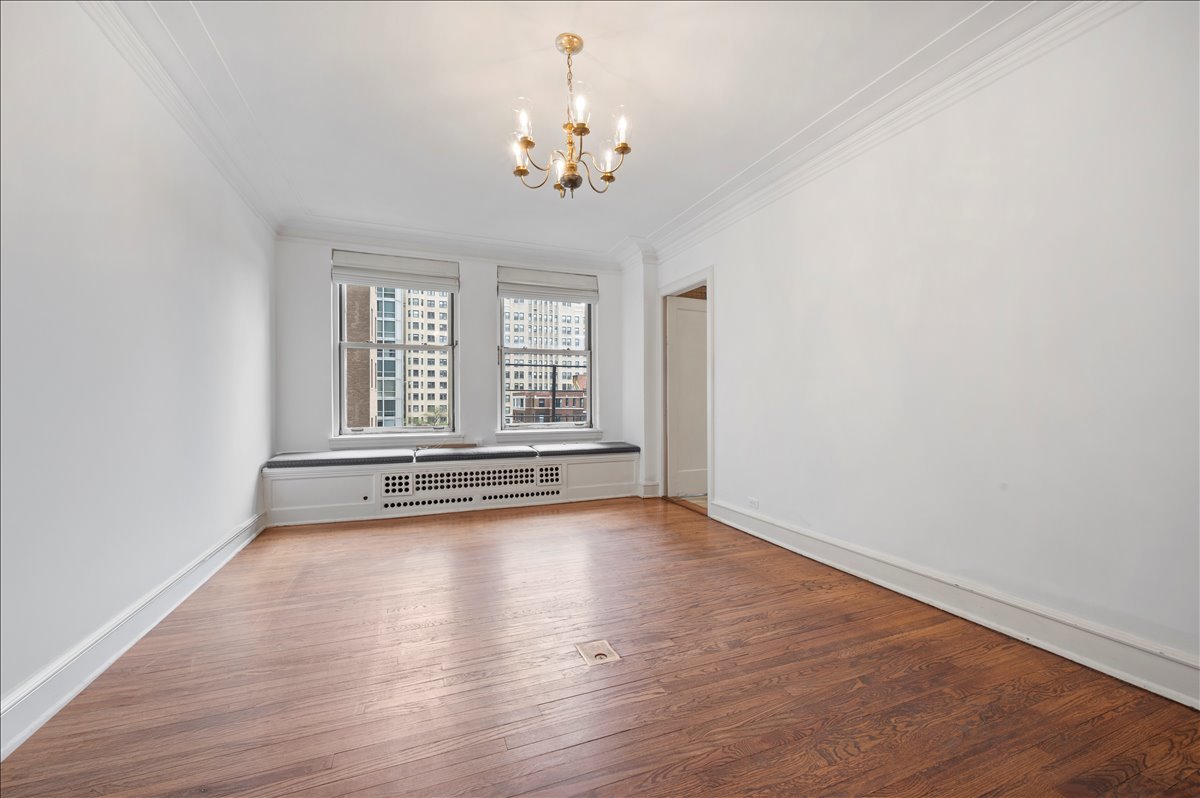 2440 N Lakeview Avenue Unit: 6C