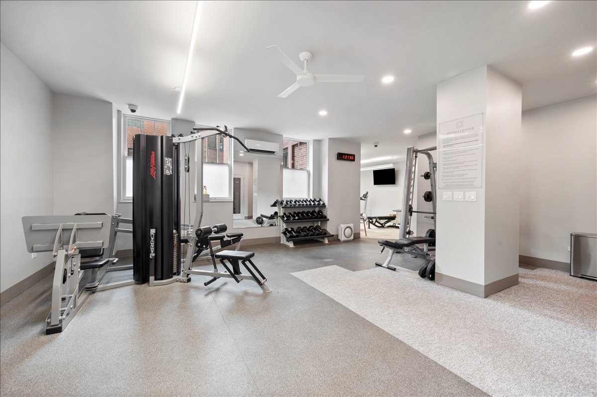 2440 N Lakeview Avenue Unit: 6C