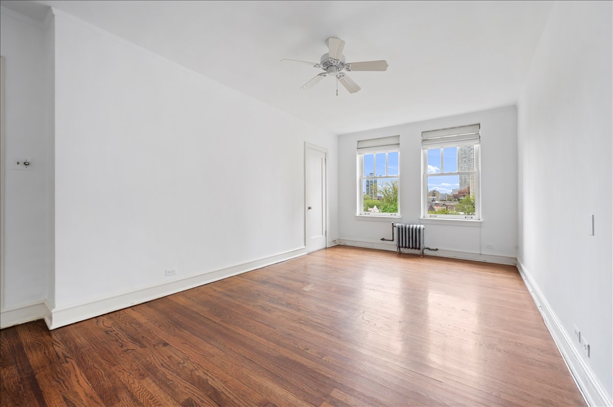 2440 N Lakeview Avenue Unit: 6C