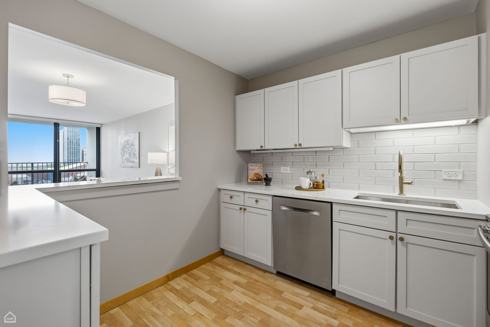 1636 N Wells Street Unit: 1011