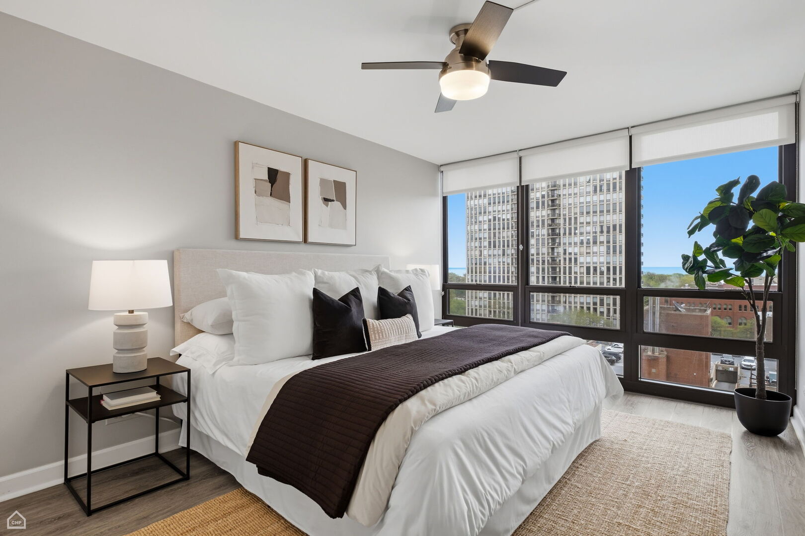 1636 N Wells Street Unit: 1011