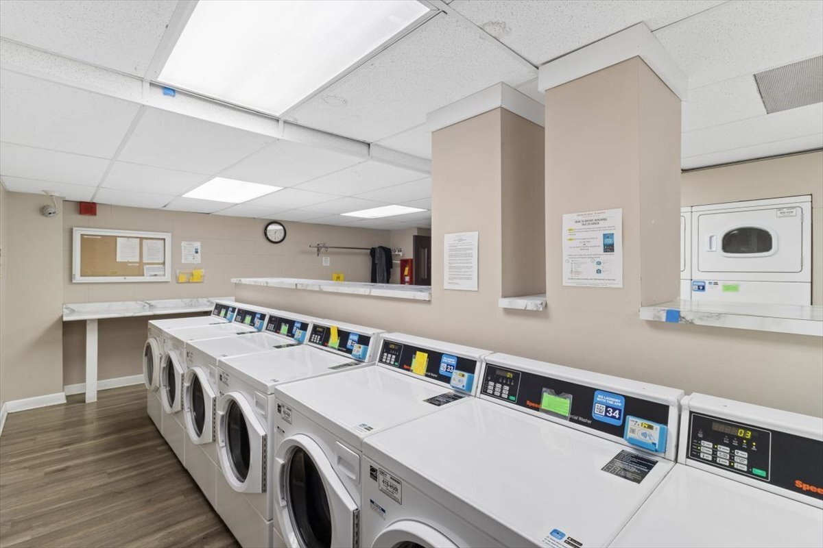 1636 N Wells Street Unit: 1011
