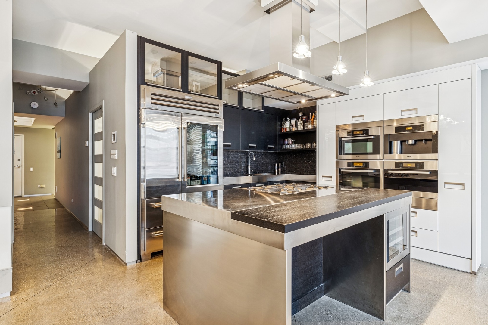 165 N Canal Street Unit: 723