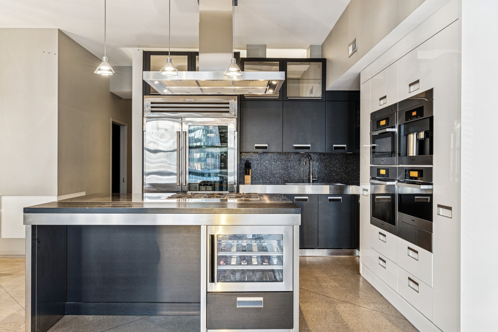 165 N Canal Street Unit: 723