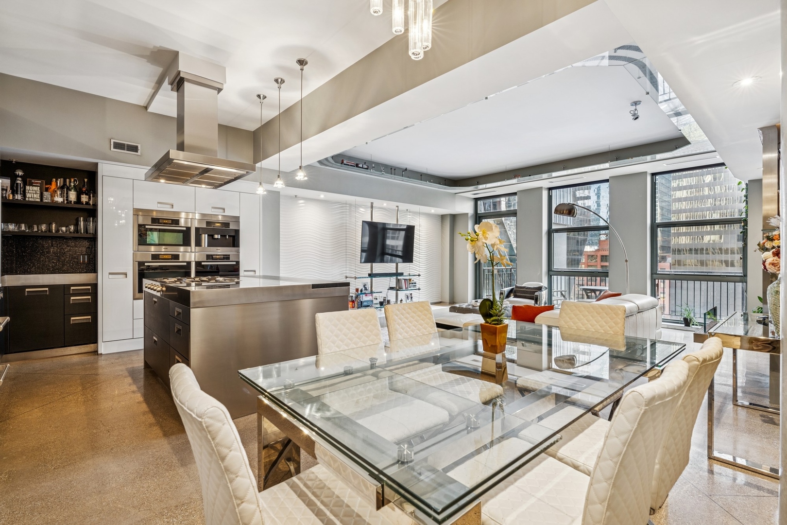 165 N Canal Street Unit: 723