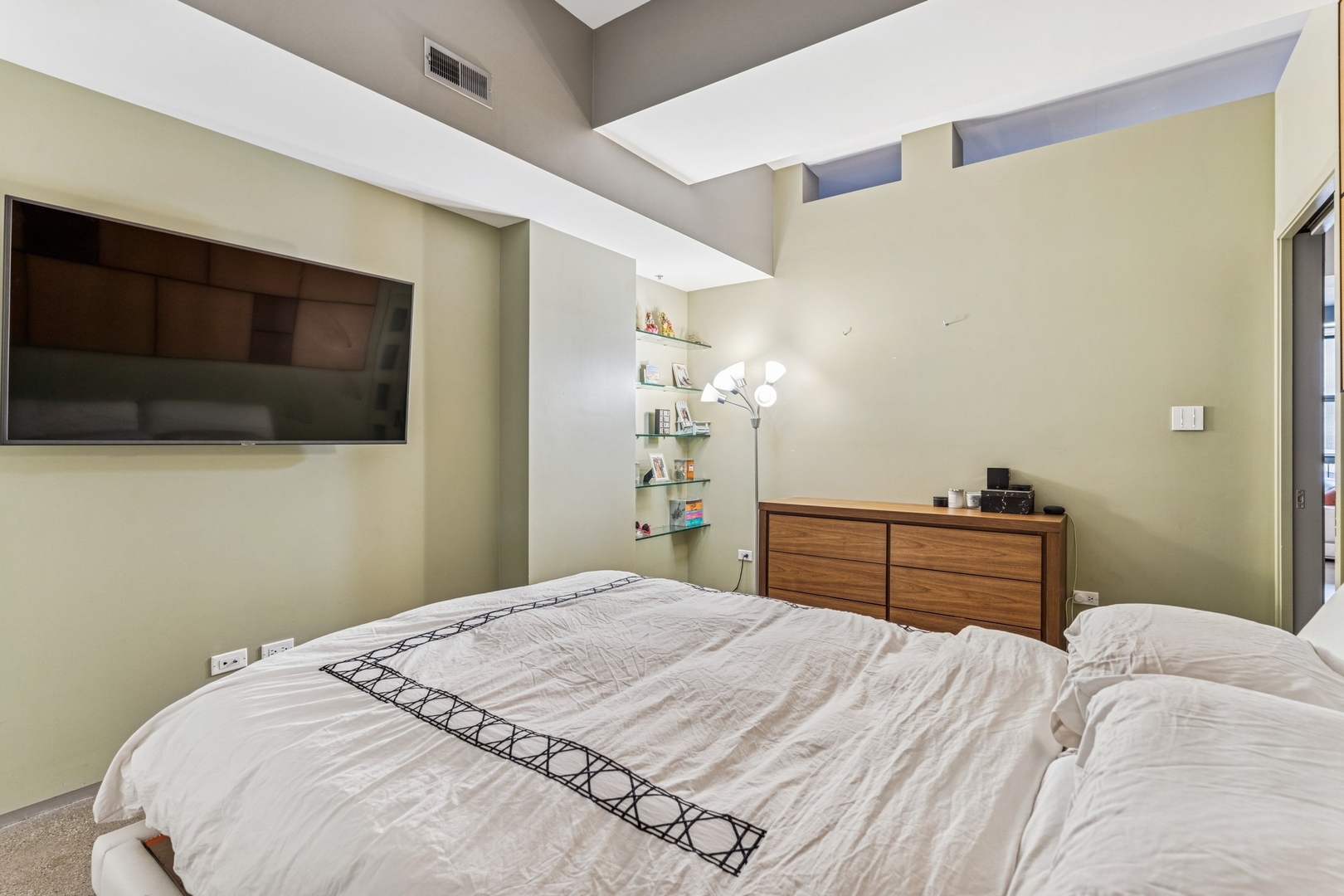 165 N Canal Street Unit: 723