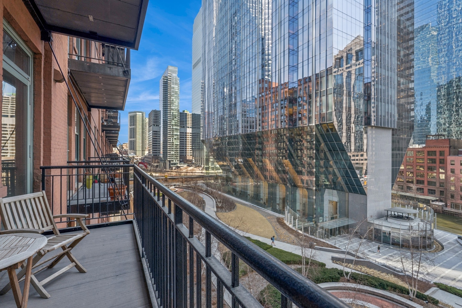165 N Canal Street Unit: 723