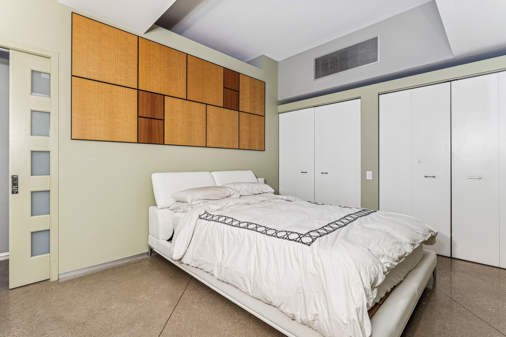 165 N Canal Street Unit: 723