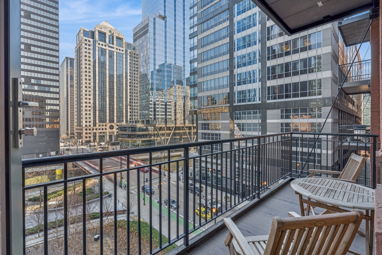 165 N Canal Street Unit: 723