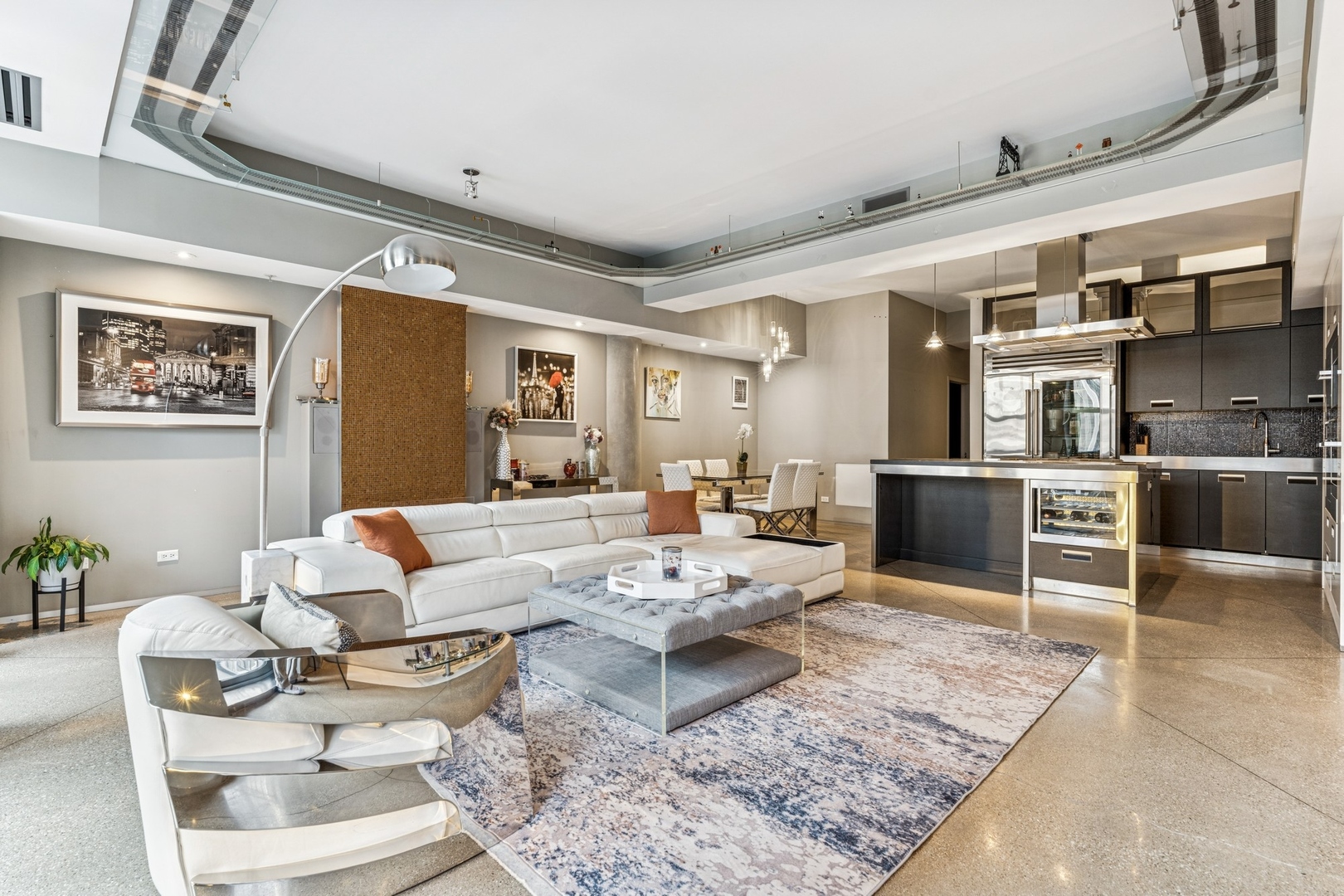 165 N Canal Street Unit: 723