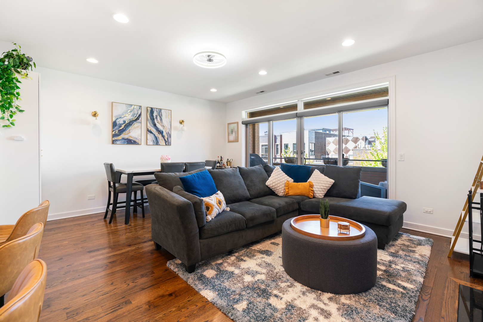 1425 W Grand Avenue Unit: 3E