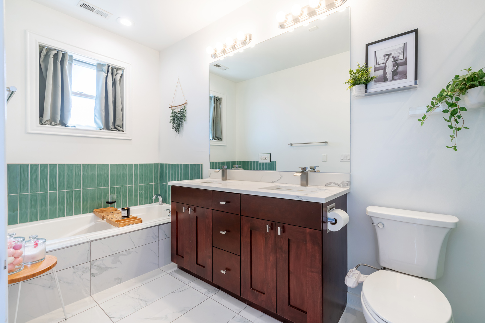 1425 W Grand Avenue Unit: 3E