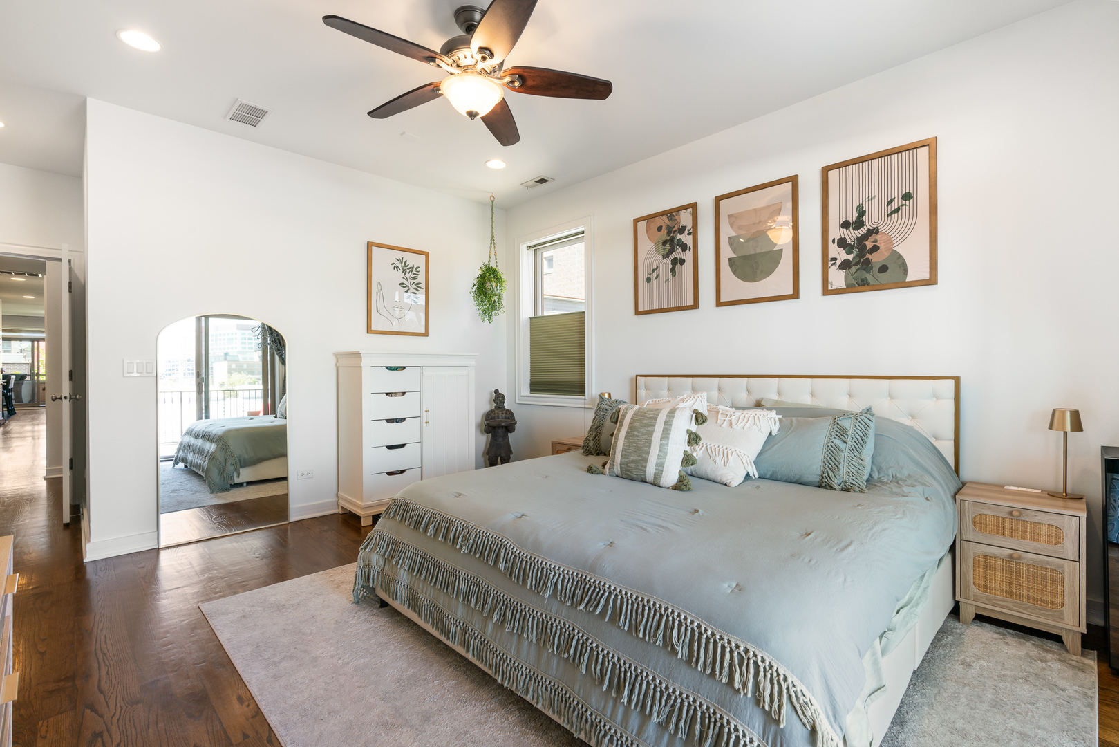 1425 W Grand Avenue Unit: 3E