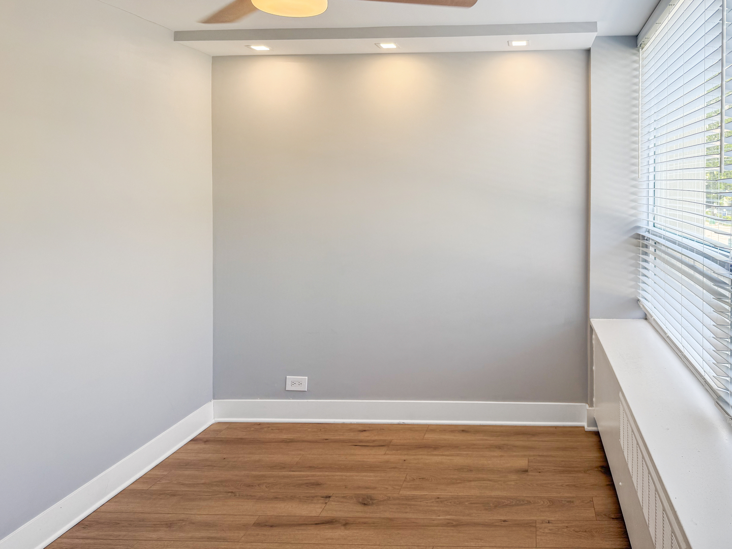 1355 N Sandburg Terrace Unit: 206D