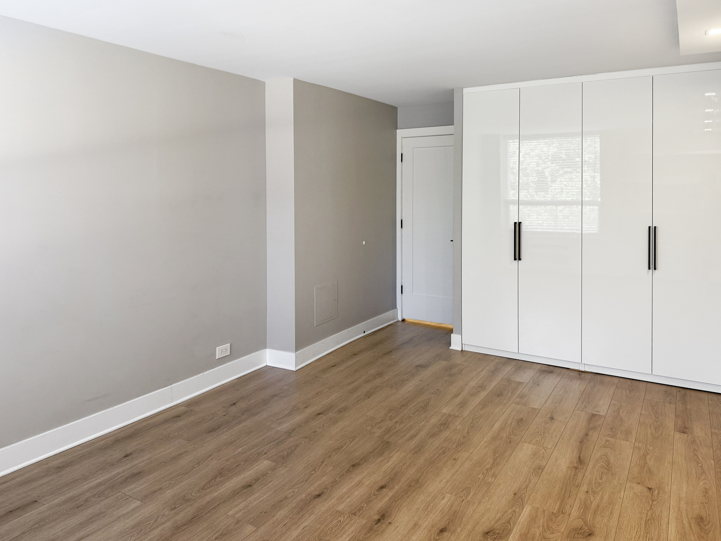 1355 N Sandburg Terrace Unit: 206D
