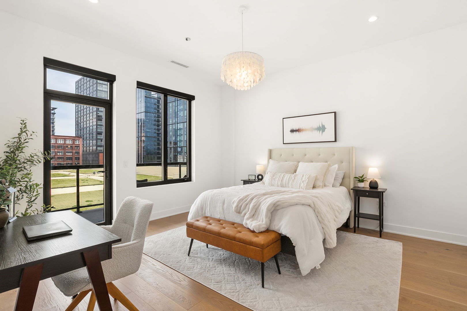 323 S Racine Avenue Unit: 6C