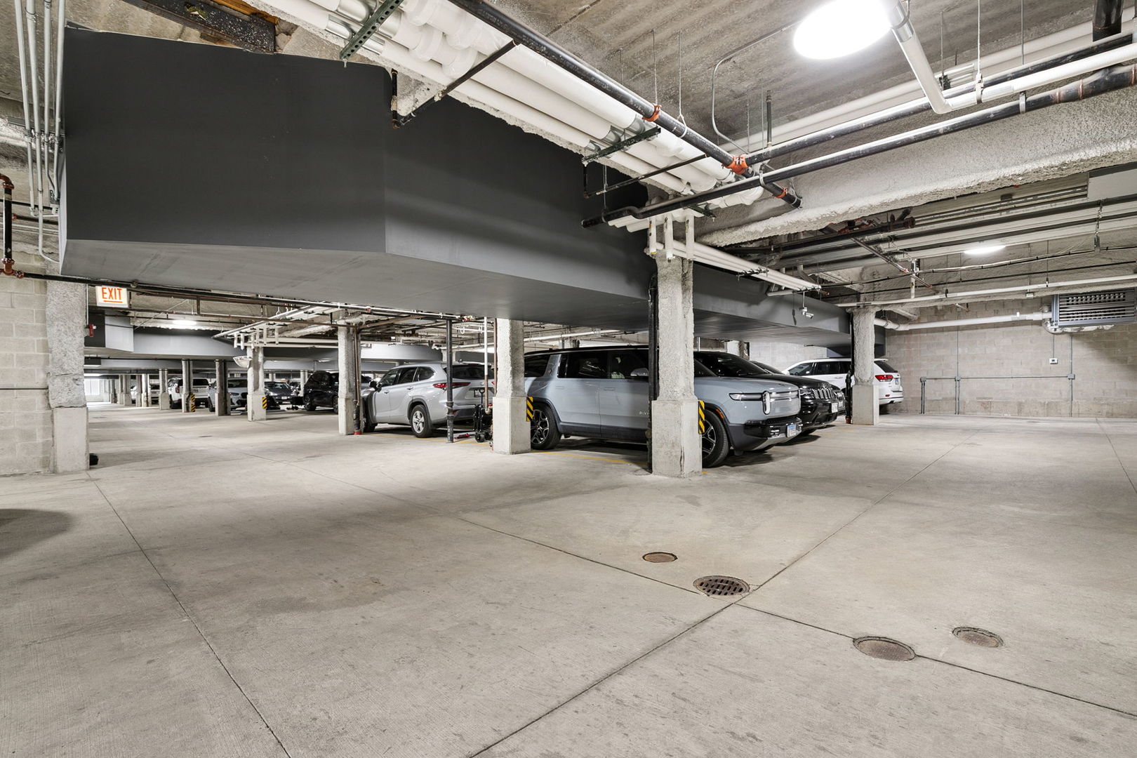 323 S Racine Avenue Unit: 6C