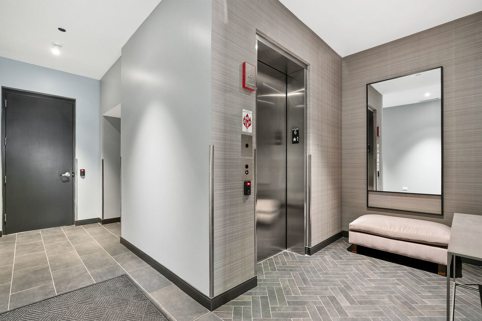 323 S Racine Avenue Unit: 6C