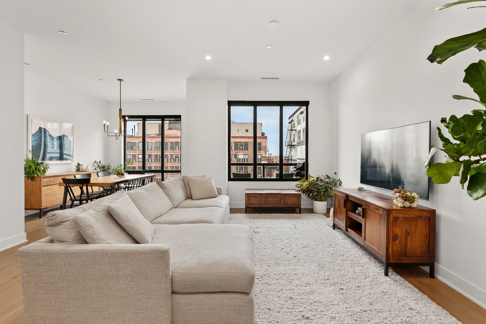 323 S Racine Avenue Unit: 6C