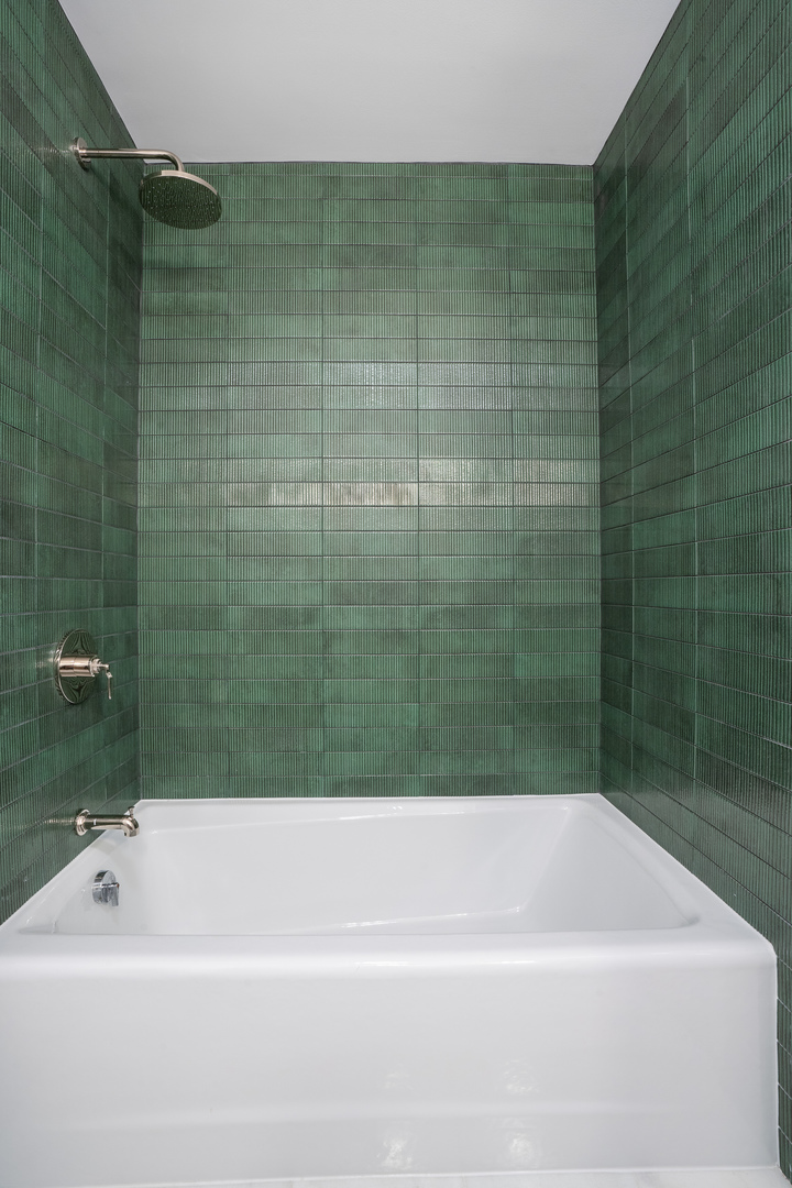 3700 N Lake Shore Drive Unit: 702
