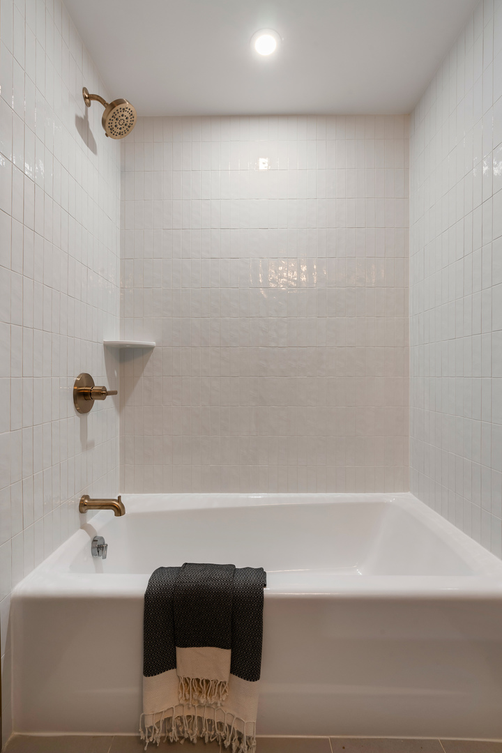 3700 N Lake Shore Drive Unit: 702
