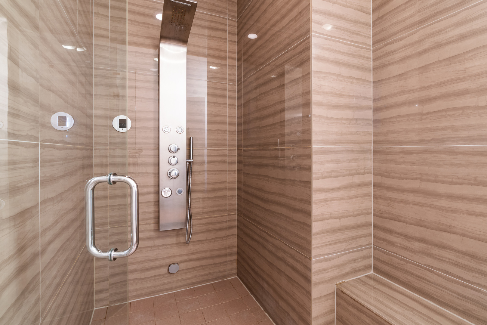 2324 W Huron Street Unit: 1E
