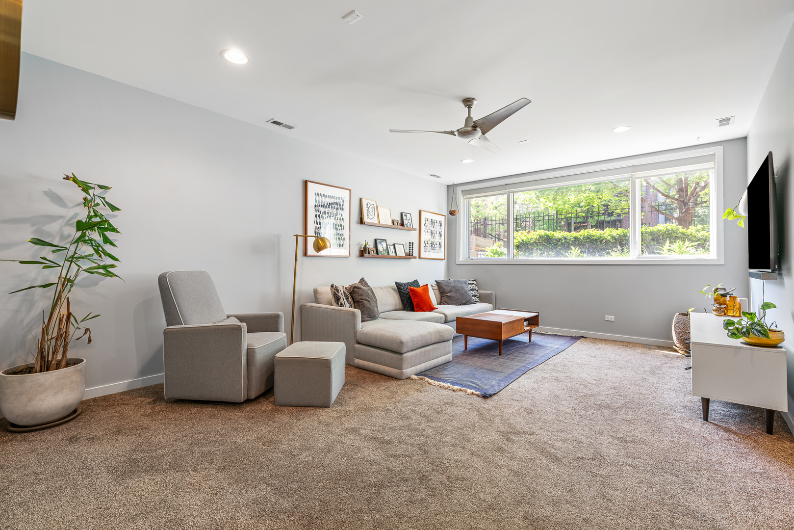 2324 W Huron Street Unit: 1E