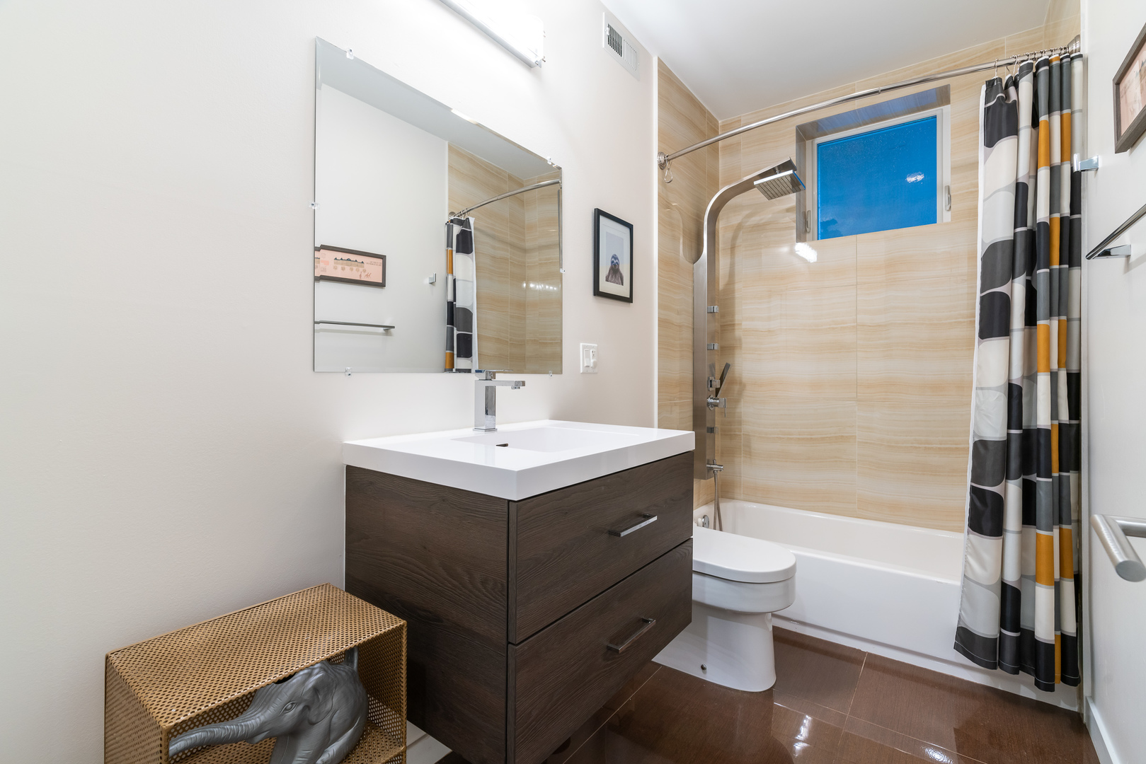 2324 W Huron Street Unit: 1E